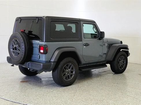 Used 2025 Jeep Wrangler Sport AWD/4WD image 8