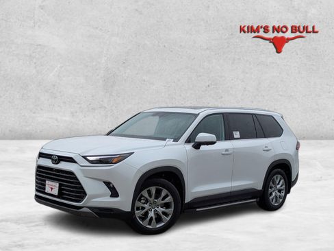 New 2026 Toyota Grand Highlander FWD image 1