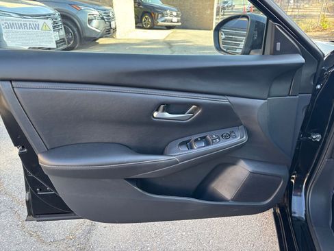 Used 2025 Nissan Sentra SV FWD image 18