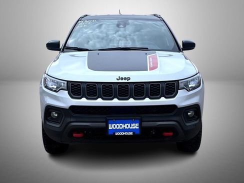 Used 2025 Jeep Compass Trailhawk AWD/4WD image 2