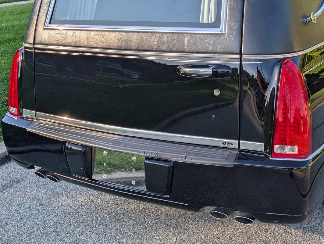 Used 2009 Cadillac DTS Hearse FWD image 22