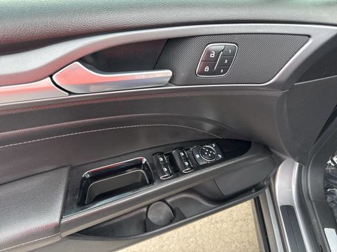 Used 2013 Ford Fusion Titanium image 24