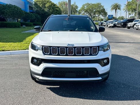 Used 2025 Jeep Compass Limited AWD/4WD image 2