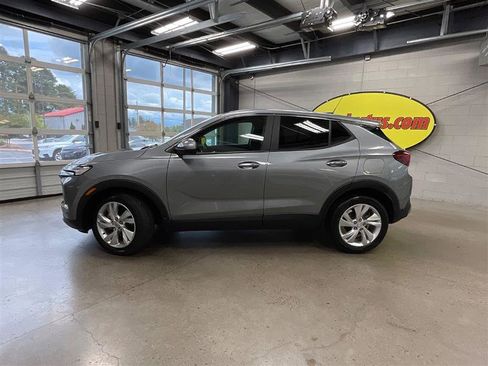 Used 2024 Buick Encore GX Preferred FWD image 2