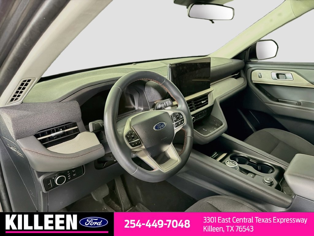 Used 2025 Ford Explorer Active RWD image 11