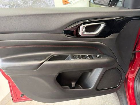 Used 2025 Jeep Compass Trailhawk AWD/4WD image 15
