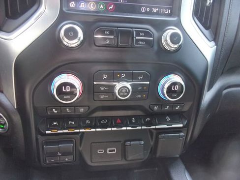 Used 2022 GMC Sierra 1500 SLT AWD/4WD image 30