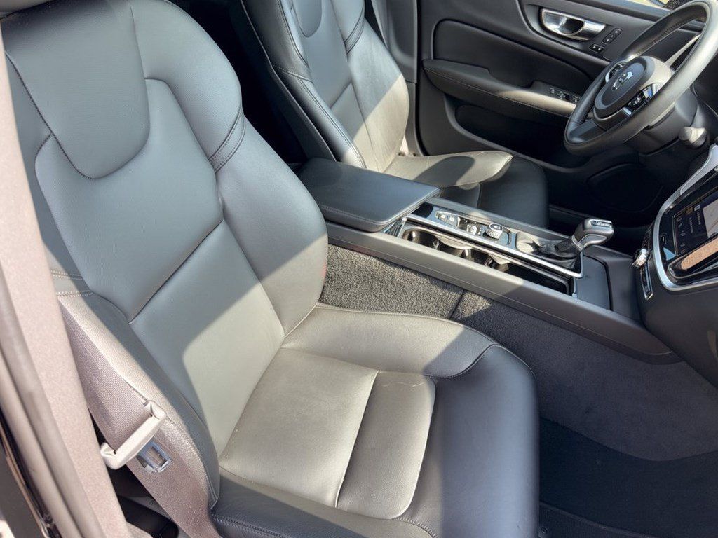 Used 2019 Volvo S60 T5 Momentum w/ Premium Package FWD image 30