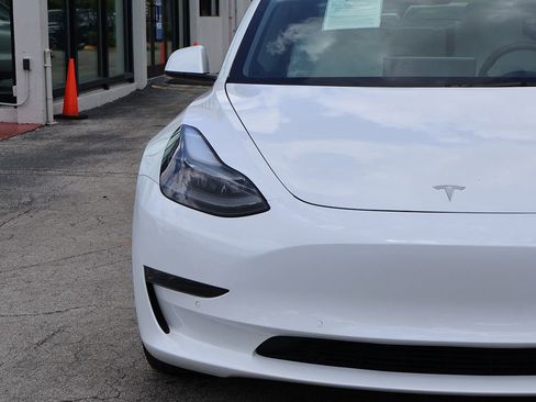 Used 2021 Tesla Model 3 Standard Range Plus RWD image 13