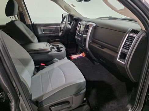 Used 2022 RAM 1500 Classic SLT image 24