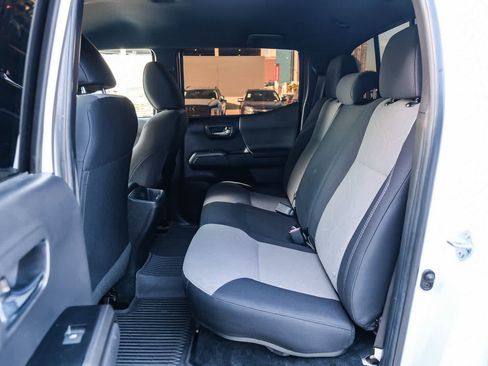 Certified 2023 Toyota Tacoma TRD Off-Road AWD/4WD image 20