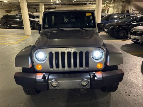 Used 2018 Jeep Wrangler Unlimited Sahara w/ Connectivity Group AWD/4WD image 8