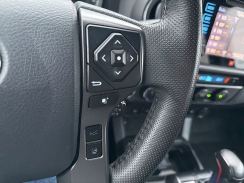 Used 2019 Toyota Tacoma TRD Off-Road image 30