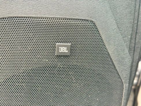 Used 2017 Toyota Sienna Limited Premium image 16