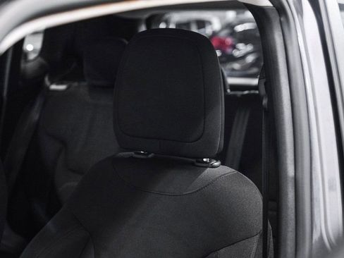 Used 2018 Jeep Renegade Latitude image 34