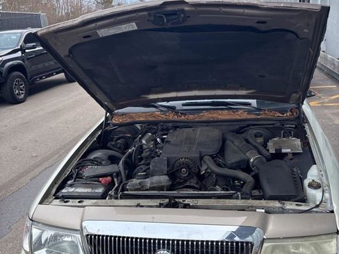 Used 2005 Mercury Grand Marquis GS RWD image 21