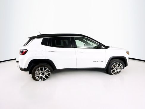 Used 2025 Jeep Compass Limited AWD/4WD image 2