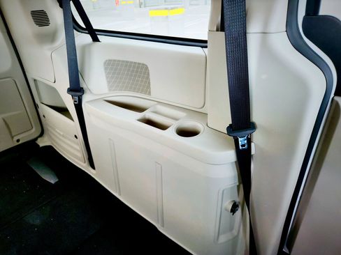 Used 2015 Dodge Grand Caravan SE w/ Quick Order Package 29E SE image 49