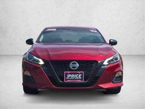 Used 2022 Nissan Altima 2.5 SR FWD image 2