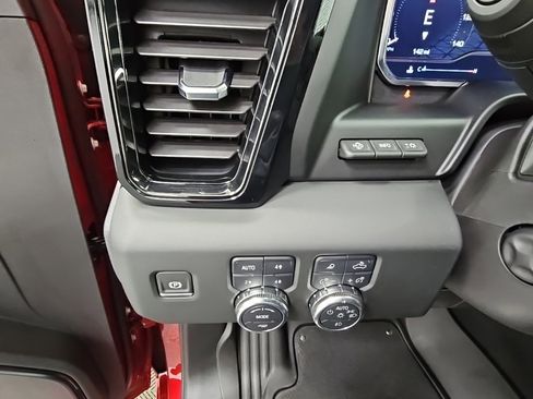 Used 2024 GMC Sierra 1500 AT4X image 27