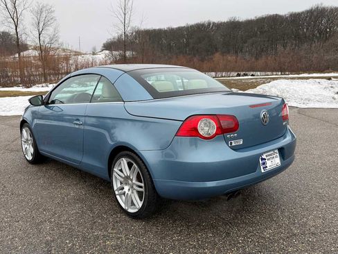 Used 2010 Volkswagen Eos Lux image 5