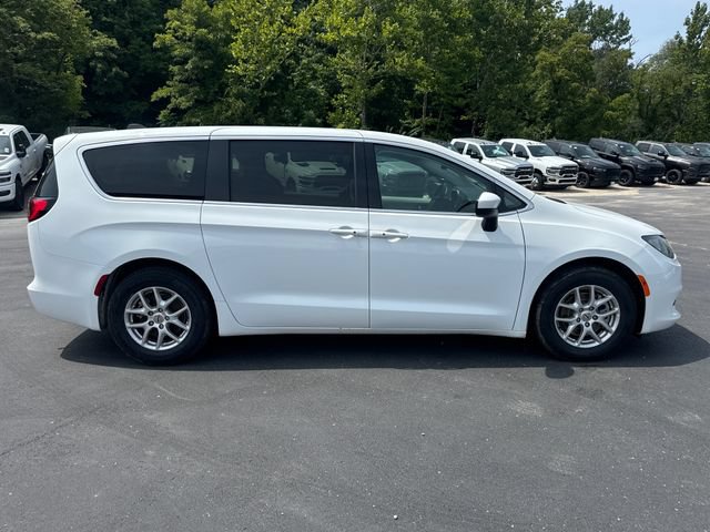 Used 2023 Chrysler Voyager LX FWD image 9
