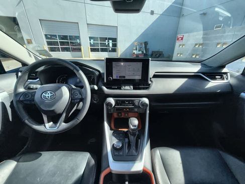 Used 2024 Toyota RAV4 Adventure image 15