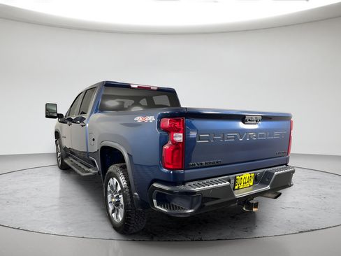 Used 2021 Chevrolet Silverado 2500 Custom w/ Custom Value Package AWD/4WD image 5