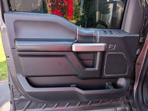 Used 2019 Ford F150 Lariat w/ Equipment Group 502A Luxury AWD/4WD image 32