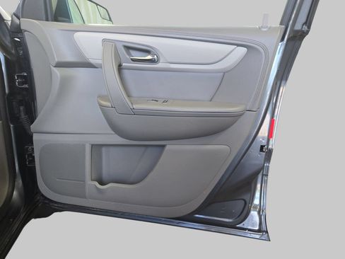 Used 2013 Chevrolet Traverse LS FWD image 11