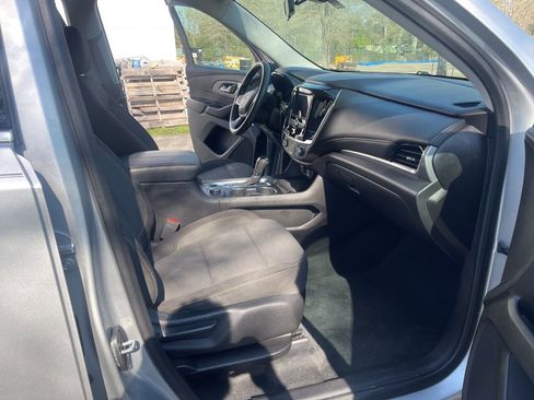 Used 2020 Chevrolet Traverse LS image 11