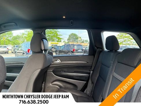 Used 2018 Jeep Grand Cherokee Laredo AWD/4WD image 19