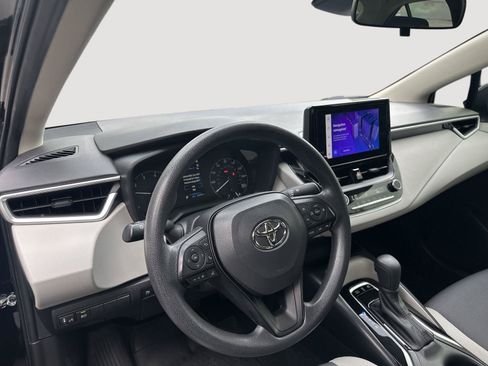 Used 2024 Toyota Corolla LE w/ LE Convenience Package FWD image 11