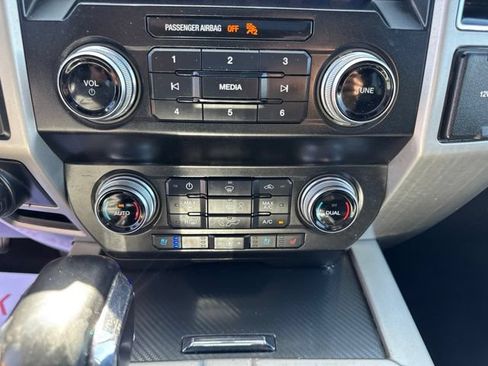 Used 2020 Ford F150 Lariat w/ Equipment Group 502A Luxury AWD/4WD image 23