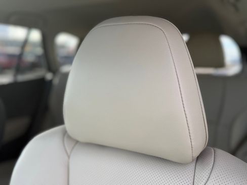 Certified 2025 Subaru Outback Limited image 17