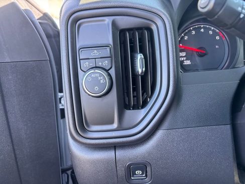 Used 2024 Chevrolet Silverado 1500 Custom image 19