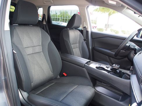 Used 2026 Nissan Rogue SV FWD image 11