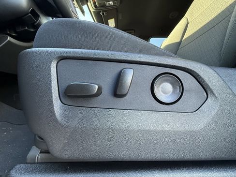 New 2026 Chevrolet Suburban LS image 28