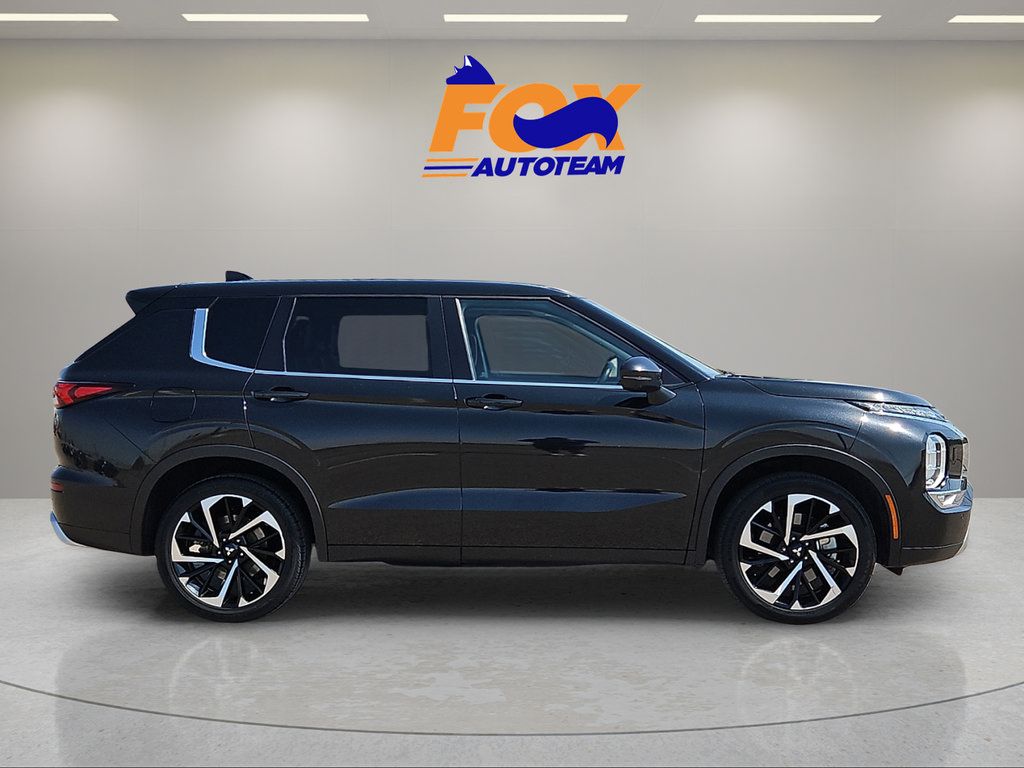 Used 2024 Mitsubishi Outlander AWD image 5