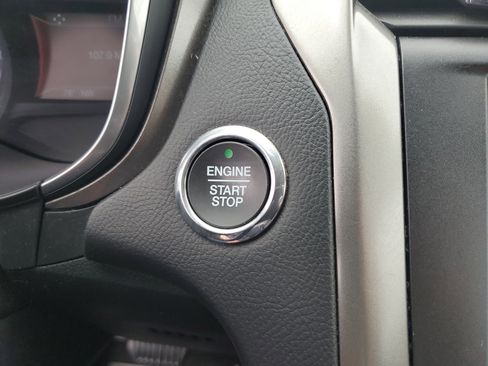 Used 2019 Ford Fusion SE FWD image 23