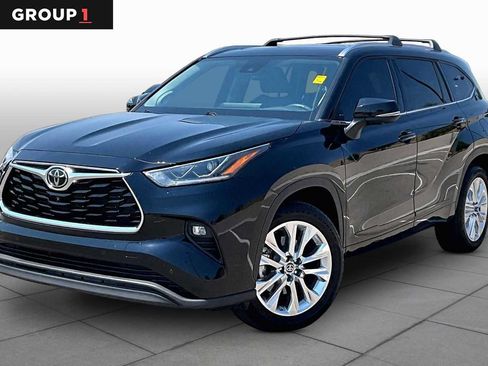 Used 2024 Toyota Highlander Limited AWD/4WD image 1