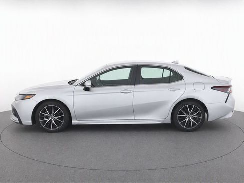 Used 2024 Toyota Camry SE w/ Cold Weather Package AWD/4WD image 2