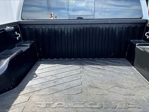 Used 2019 Toyota Tacoma TRD Off-Road image 24
