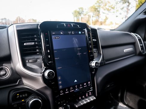 Used 2024 RAM 2500 Big Horn w/ Sport Appearance Package image 24