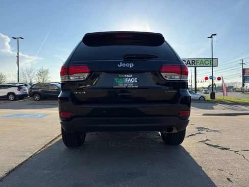 Used 2021 Jeep Grand Cherokee Laredo w/ Security & Convenience Group AWD/4WD image 11