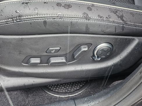 Certified 2025 Genesis GV70 3.5T Sport AWD/4WD image 33