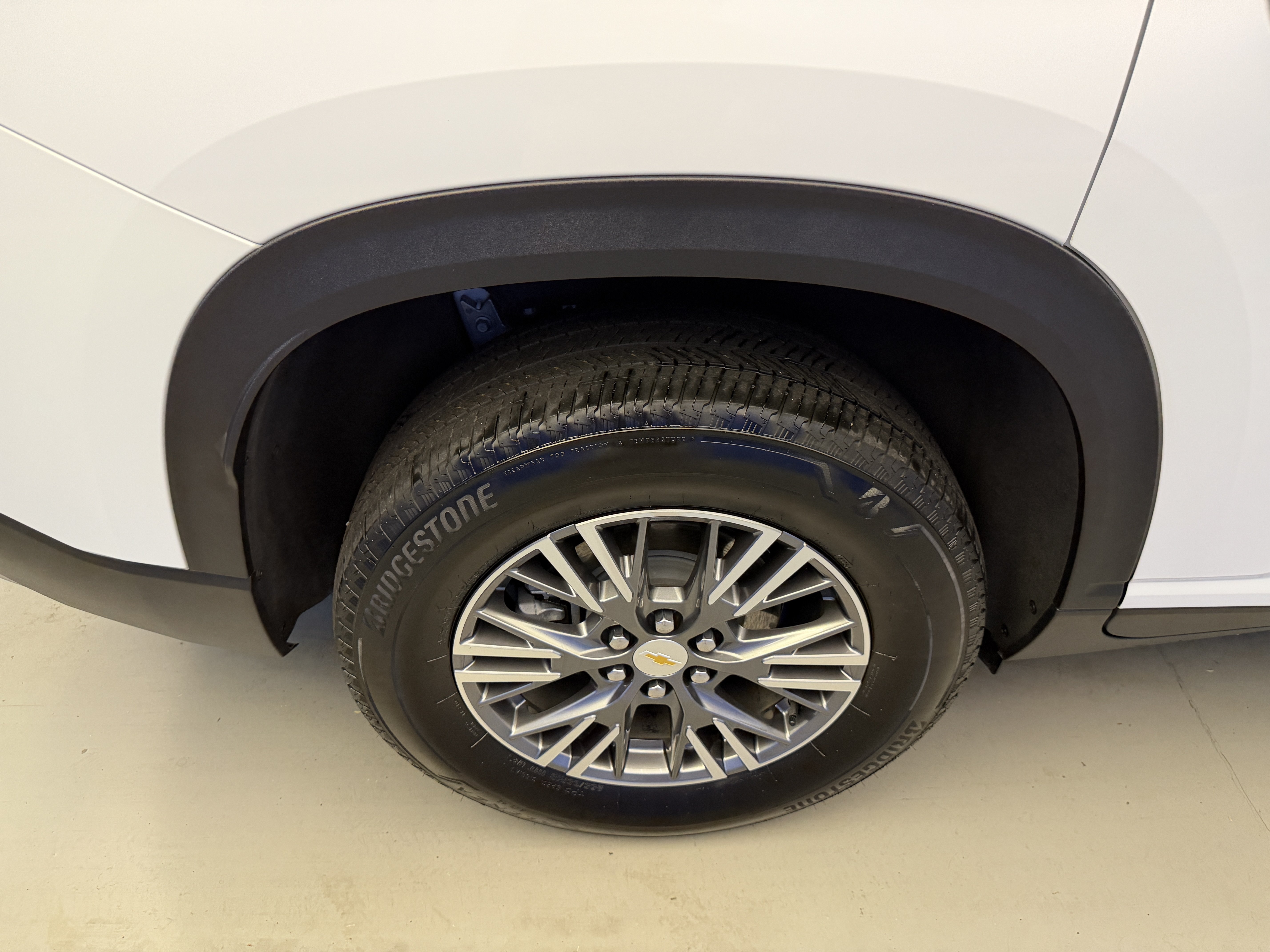Used 2026 Chevrolet Traverse LT w/ Driver Confidence Package FWD image 8