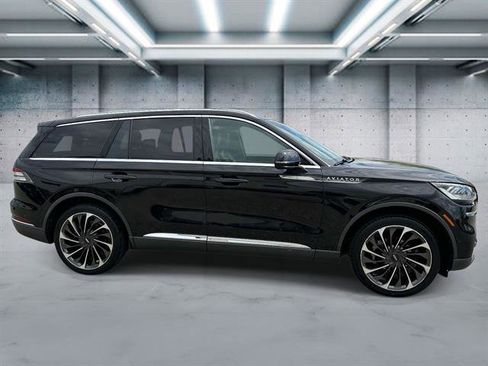 Used 2021 Lincoln Aviator Reserve w/ Equipment Group 201A AWD/4WD image 3