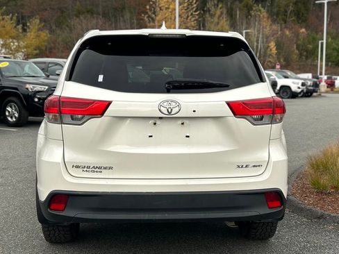 Used 2017 Toyota Highlander XLE image 4