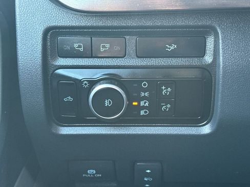 Used 2023 Ford F350 Lariat w/ Chrome Package image 35